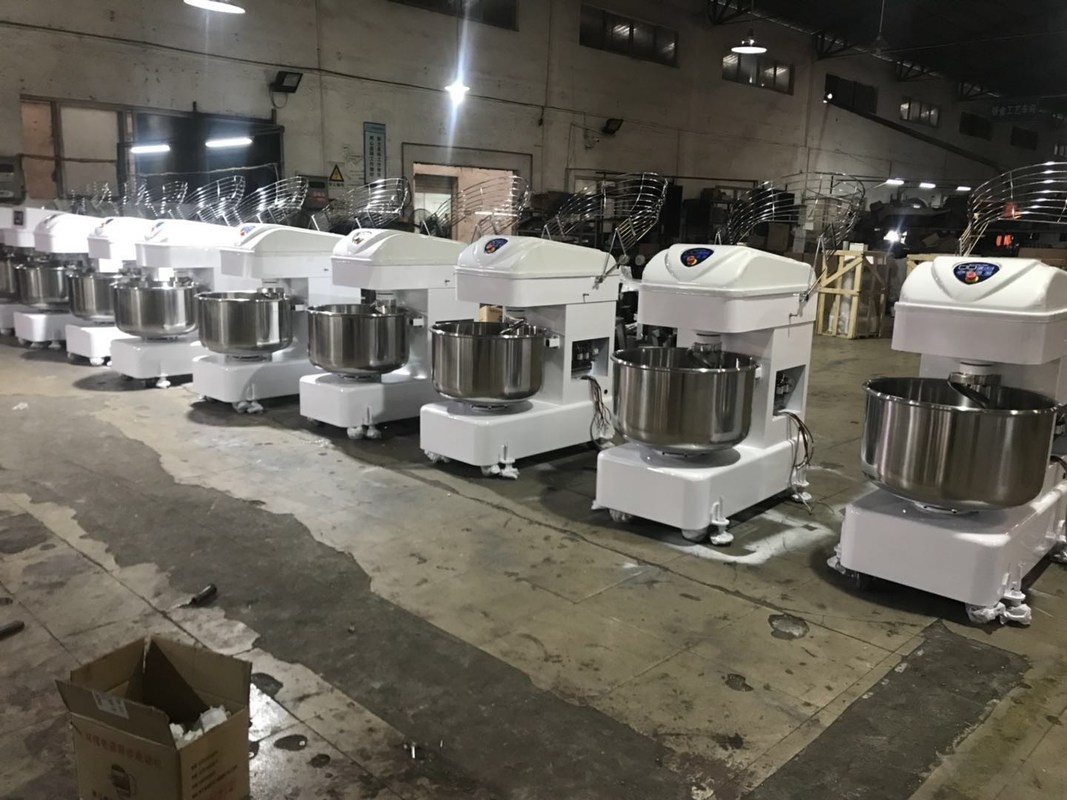 Bakery Equipment Commercial Dough Kneading machine 100 kg Bread Dough Mixer
