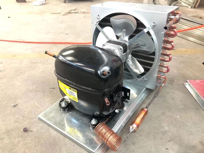 Auto Defrost Ice Cream Showcase Freezer 7 Pans -22℃~ -18℃ Temperature Range 0